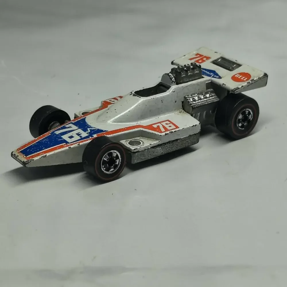 Hot Wheels Redline 1975 Formula 5000 #76 Race Car White Enamel Race Car